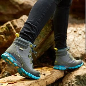Ahnu Sugarpine Hiking boots